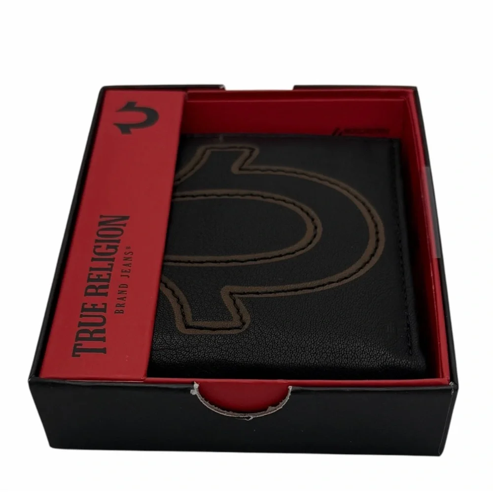True Religion Men's‎ Horseshoe Logo Leather Bi-Fold Wallet Black NEW RFID Box